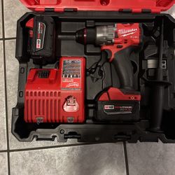 Milwaukee Drill With 2 Batteries 5.0 And Charger 🔌 