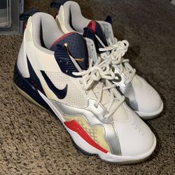 Nike/Jordan -  Men’s Size 8