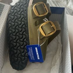 Woman’s Brand New Birkenstock Size 40 