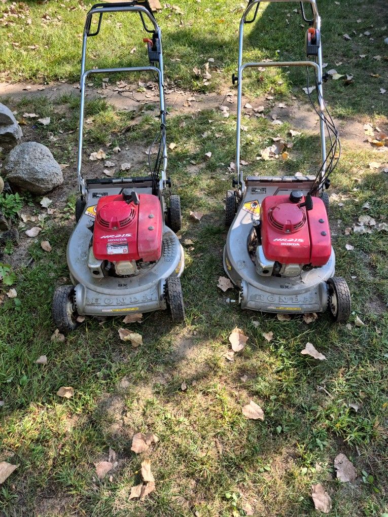 2 Honda Hr215  Lawn Mowers