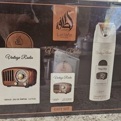 Lataffa Vintage Radio Gift Set $60