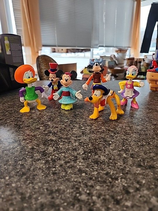 Vintage Disney Plastic Poseable Characters Lot  of 6