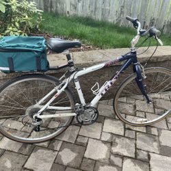 Trek 7300 Hybrid Bike