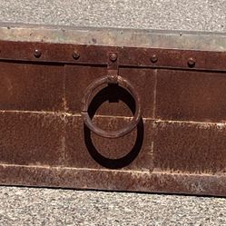 Rustic Heavy Metal Hanging Flower Pot