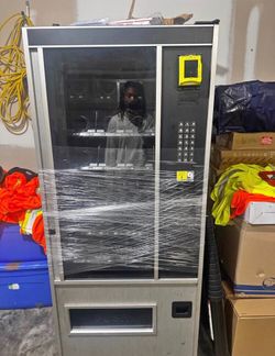 FSI 3114 vending machine
