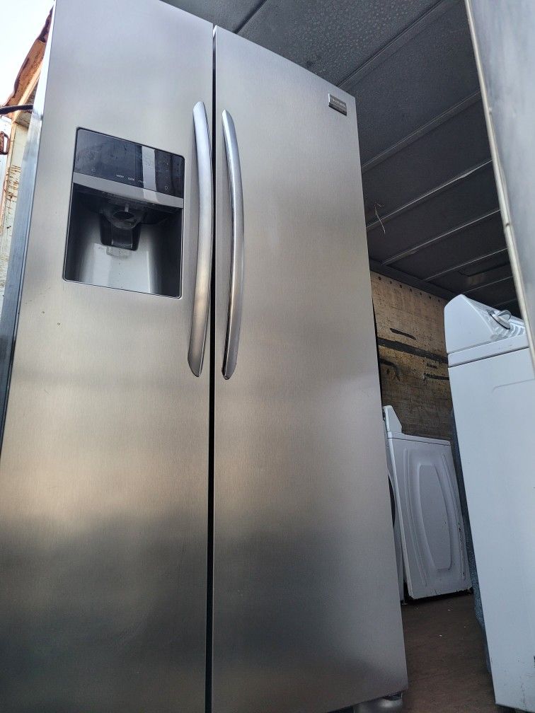 Frigedaire refrigerator  