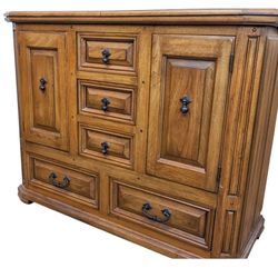 Vintage Thomasville Bar/Server With Extendable Top