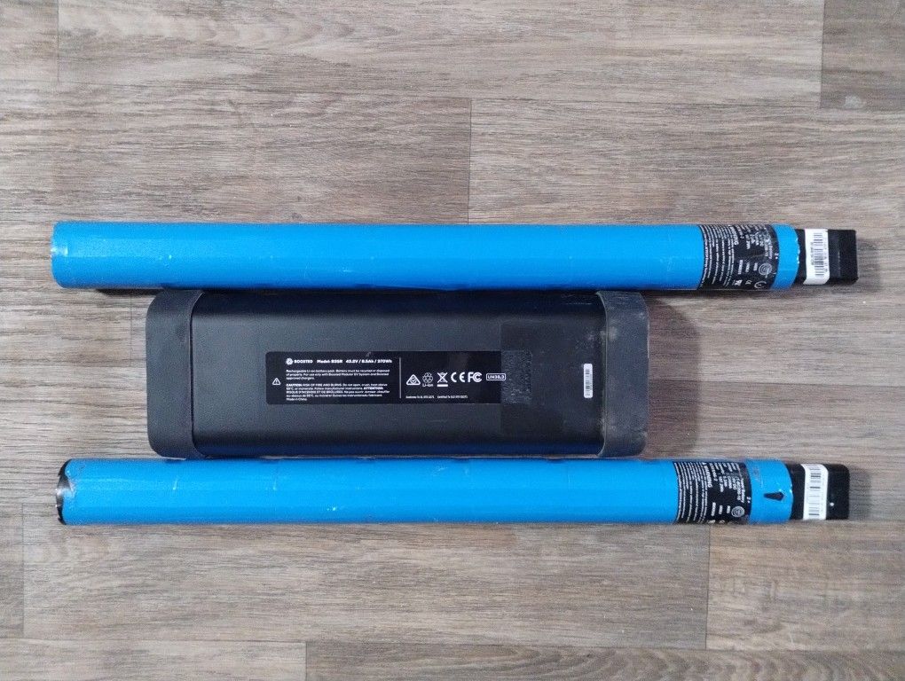 Batteries/The Black one(Boosted Rev) The blue One