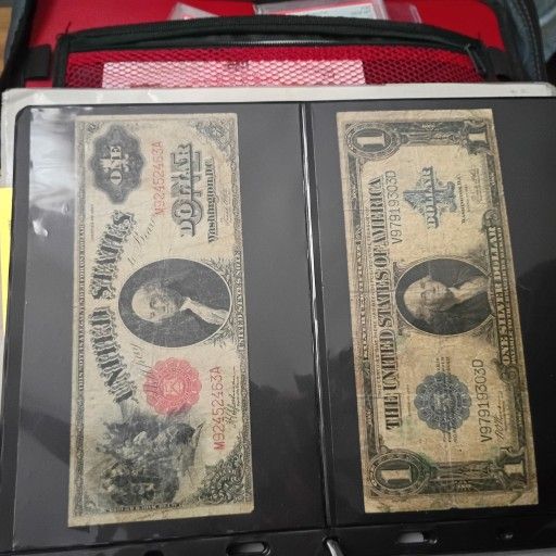 Red Note And Blue Note