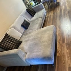 Comfortable Sectional Couch (free delivery)