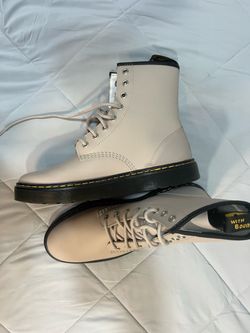 New dr marten’s size 10