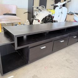 Entertainment center