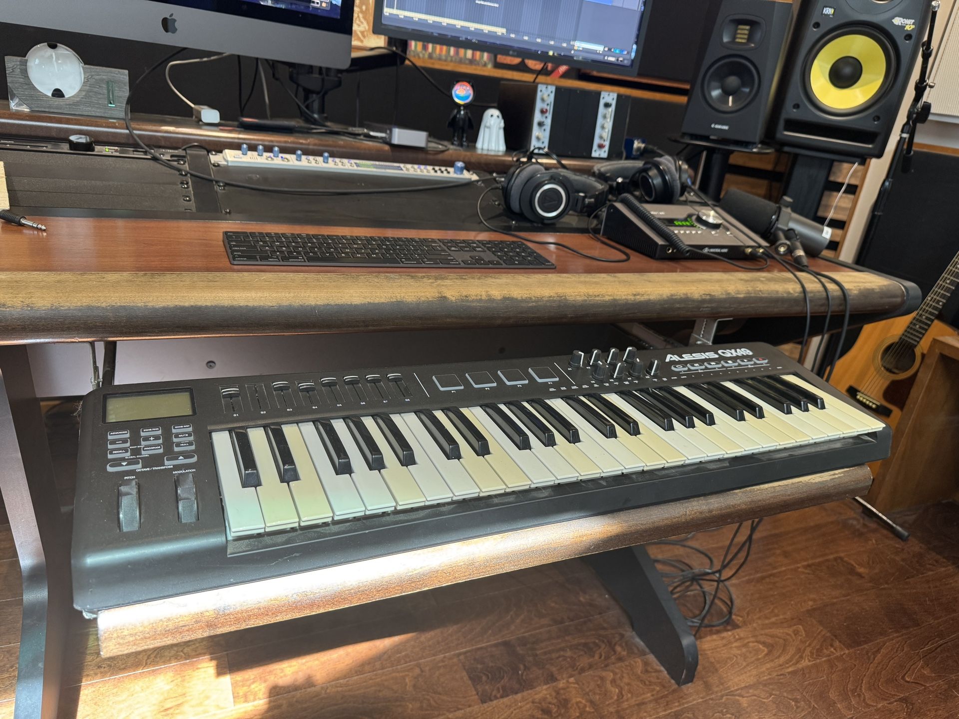 ALESIS QX49 - MIDI Keyboard