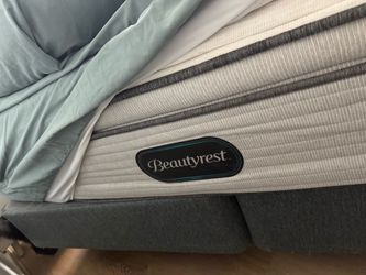 King Size Beautyrest BR800 Plush Pillow Top Mattress + Box Spring Set