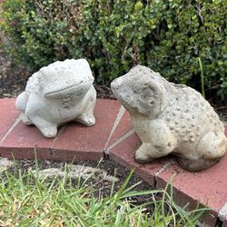 Vintage Toad Frog Garden Cement Sculptures Weathered Worked Aged Art Statues Animals Yard Art