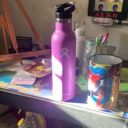 Purple hydroflask