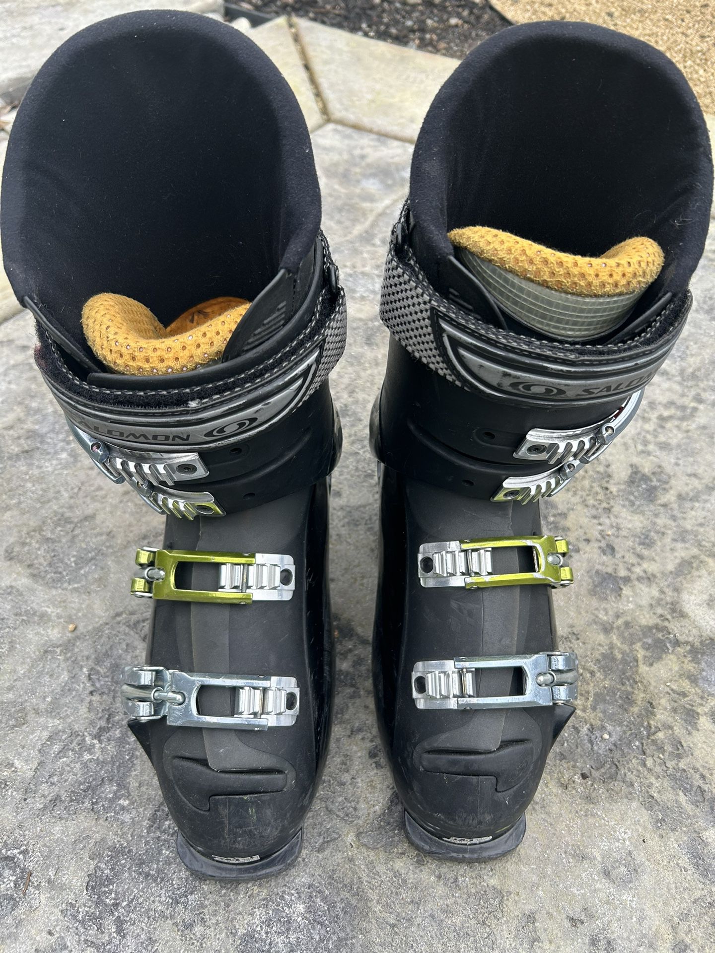 Salomon’s X WAVE 8.0 Men's Downhill Ski Boots