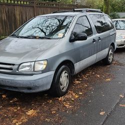 1998 Toyota Sienna