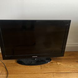  Samsung 32" LCD 403 Series (2011)