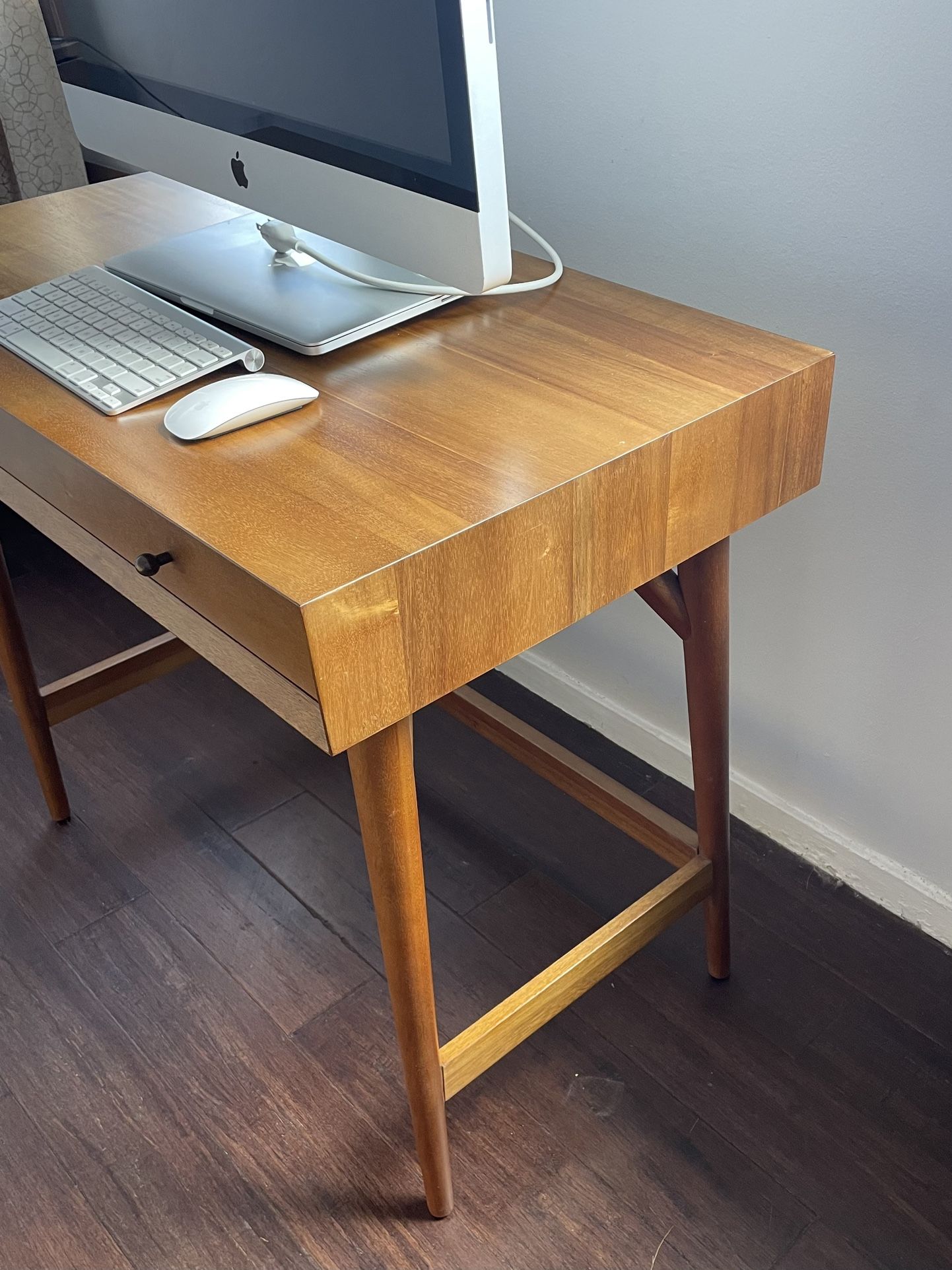 Mid-Century Mini Desk (36)