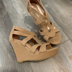 Size 8 Heels/wedge