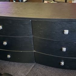 Dresser with 6 drawers