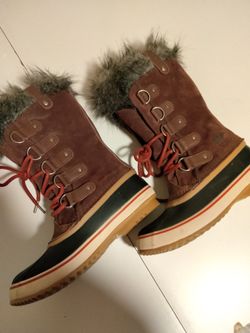 Sorel Boots Women's 7.5 Joan Of Arc