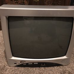 Small CRT TV (doesn’t turn on)