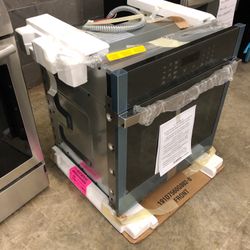 Range (gas or electric) And Microwave 