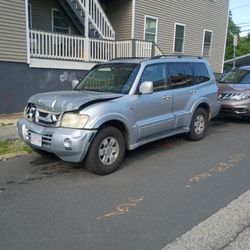 2004 Mitsubishi Montero