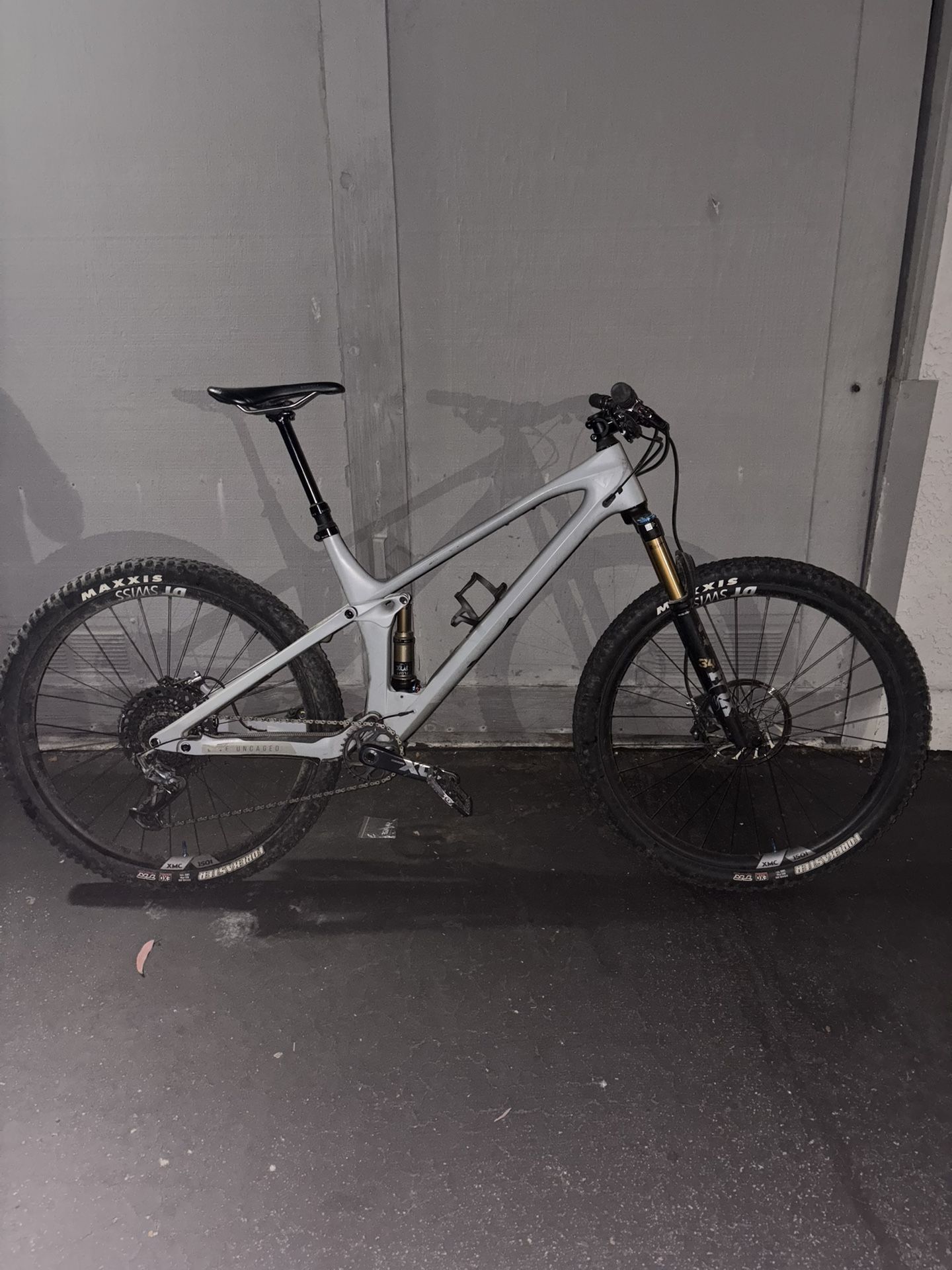 YT Izzo Core 4 XL