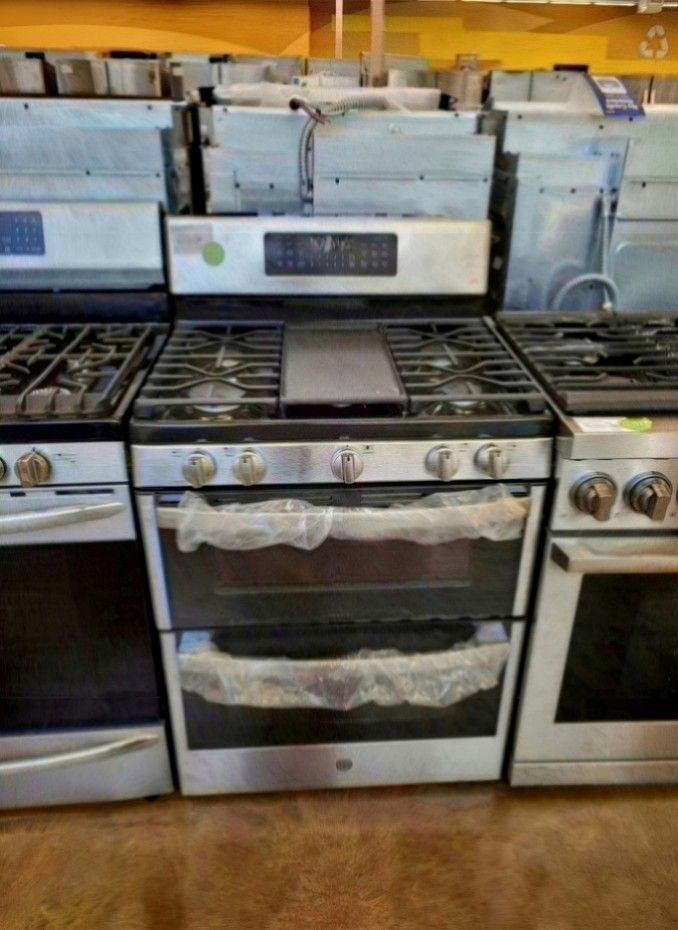 GE Gas Range With Double Oven