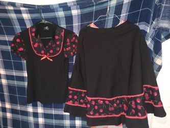 Skirt and matching shirt.