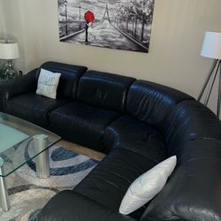 Black Leather Sectional.  Leather In Perfect Condition 