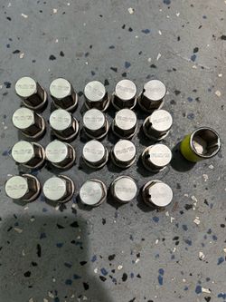 Used Rays 19mm Silver Hex Lug Nuts and Lock set