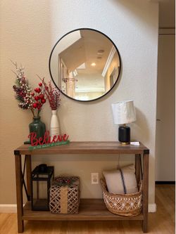 Entry way console