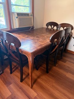 Vintage Solid Wood Dining Table with 6 Chairs & 2 Leafs