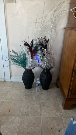 2 Vase  With 6 Different Deco