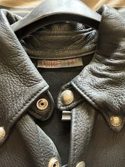 Item #31 Ondie Town Men’s Leather Jacket W/conch Silver Snaps