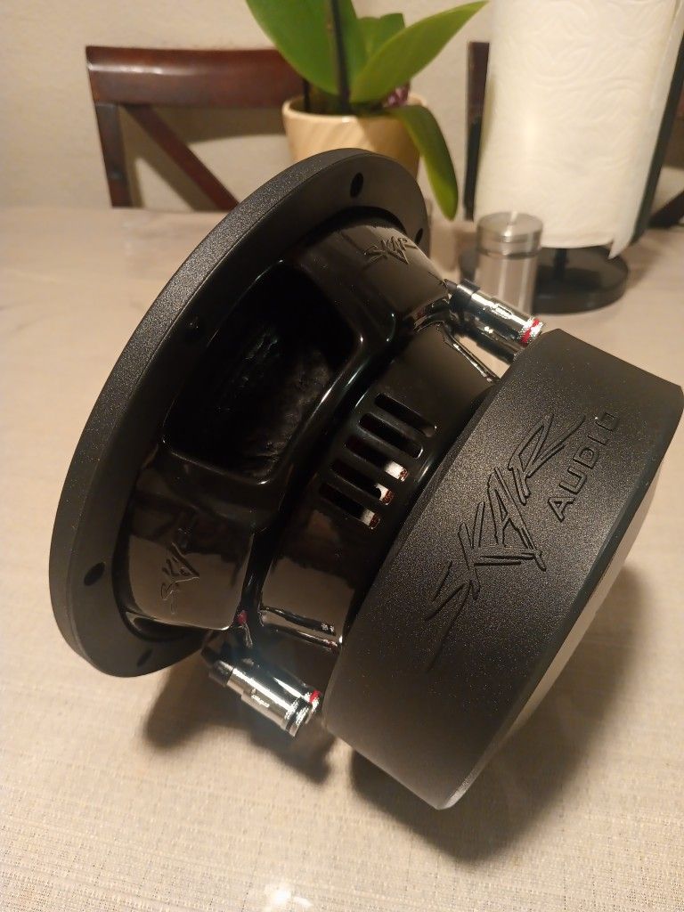 SKAR AUDIO 8" 400 Watts Rms/800 Peak