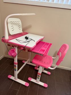 Girl pink desk