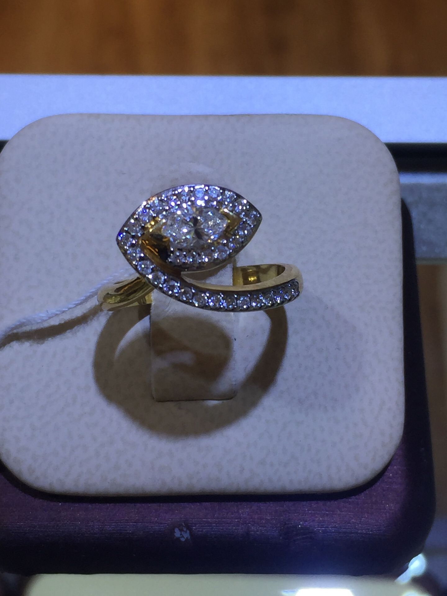 Markee diamond one of a kind ring 14 k Y