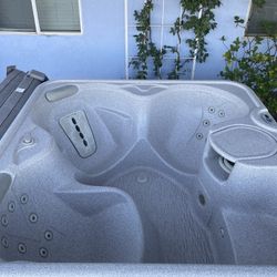 Hot Spring Hot Tub For Sale