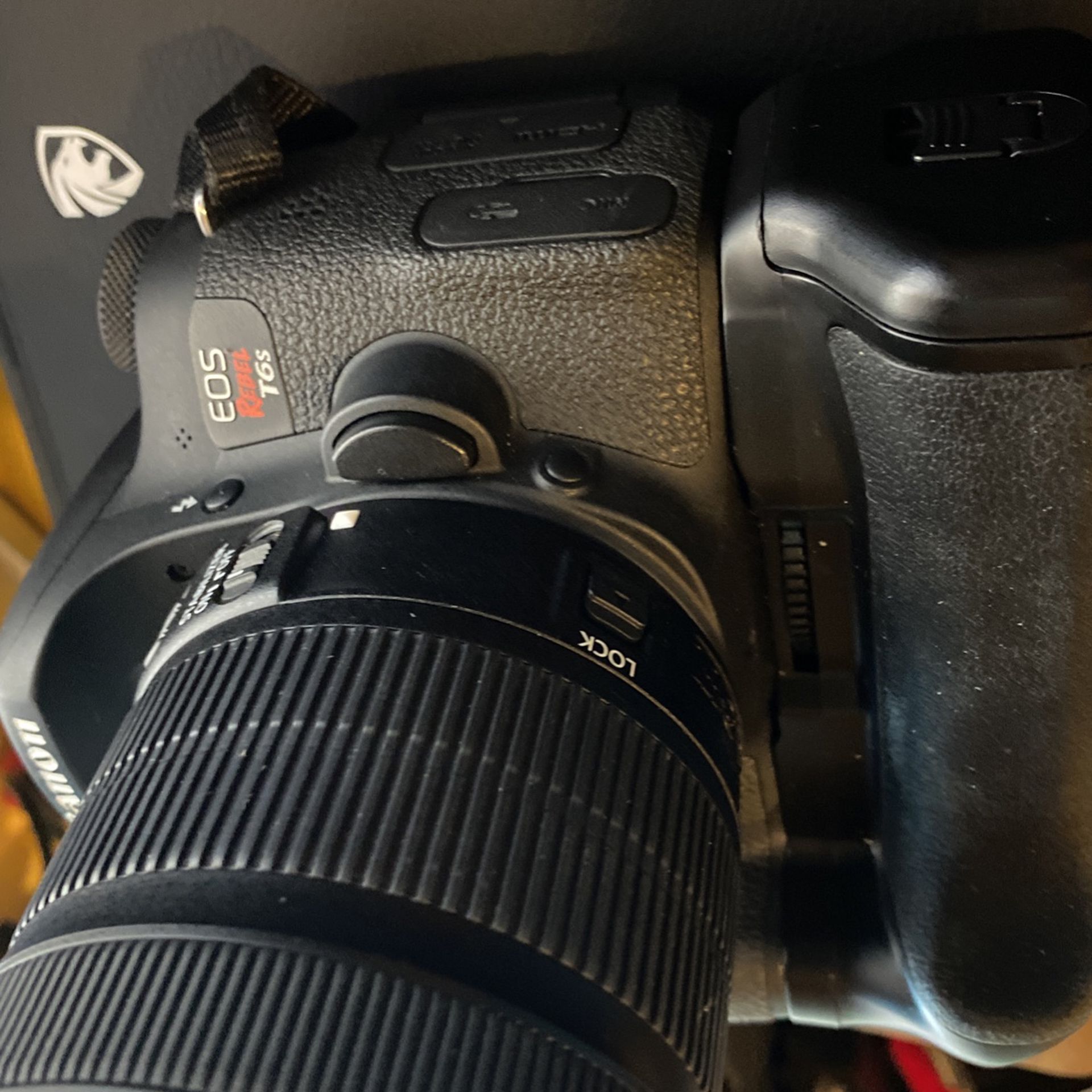 Like New Canon T6s With 18-135mm + Grip Battery And Charger