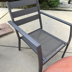 Patio Table With 5 Chairs. Extra Brand New Table Top Included 
