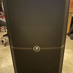 Mackie SRM V- Class 15 High Performance Powered Loudspeaker