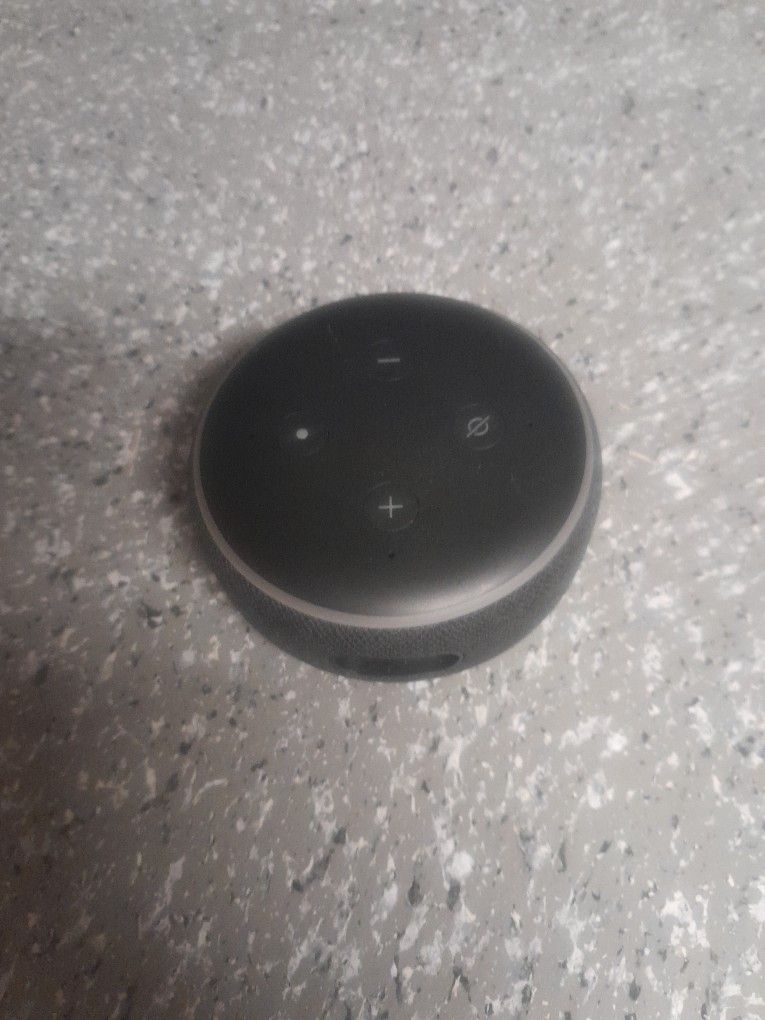 Like New Amazon Speaker Blck Gray 