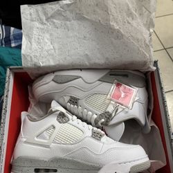 Jordan 4 Oreos Size 9.5