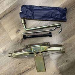 97-2001 Honda Crv Tire Jack With Tool