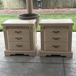 2 muebles / 2 nightstands 
